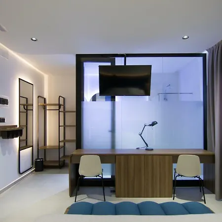 Roomtiques Casa de hóspedes 3*